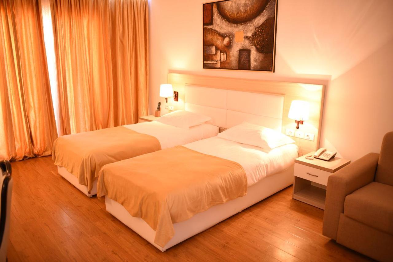 Hotel Bleart Škalngur Buitenkant foto